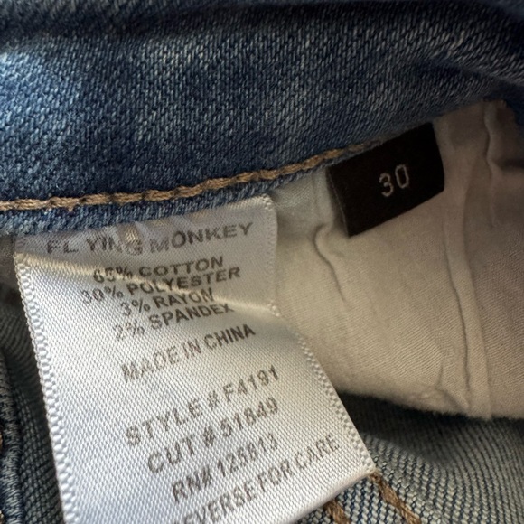 Flying Monkey Distressed High Rise Crop - sz 30 - Picture 4 of 4